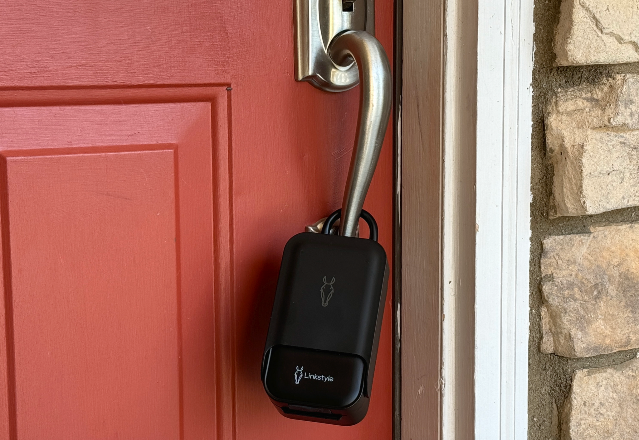Linkstyle Matrix II Smart Key Lock Box vs Igloohome Smart Keybox 3